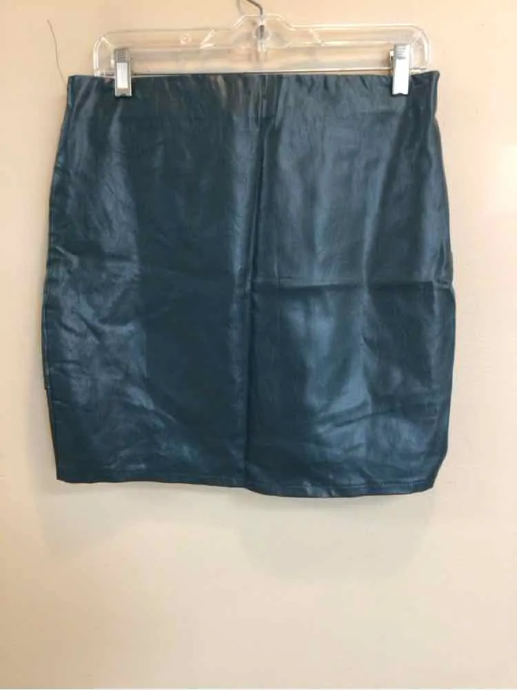 BISHOP & YOUNG SIZE MEDIUM Ladies SKIRT