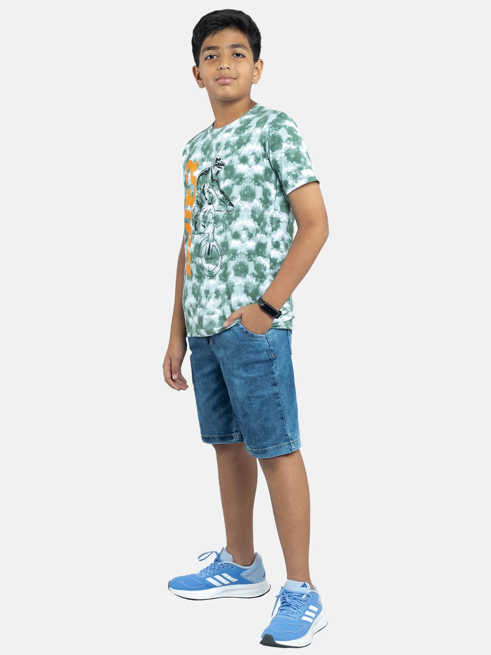 Boys Tie & Dye Printed Tee & Denim Cargo Shorts Sets