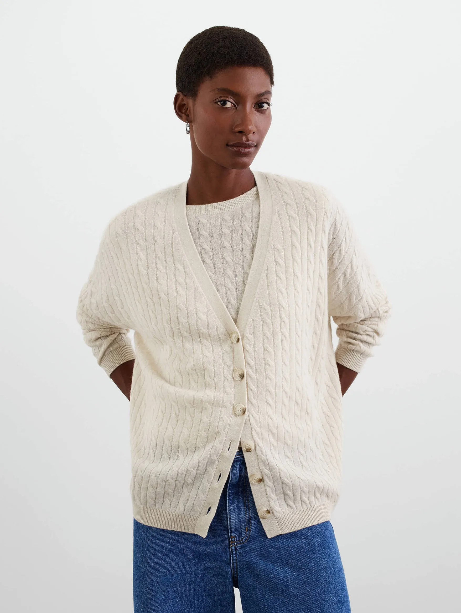 Cable Knit Cashmere Cardigan in Light Wheat