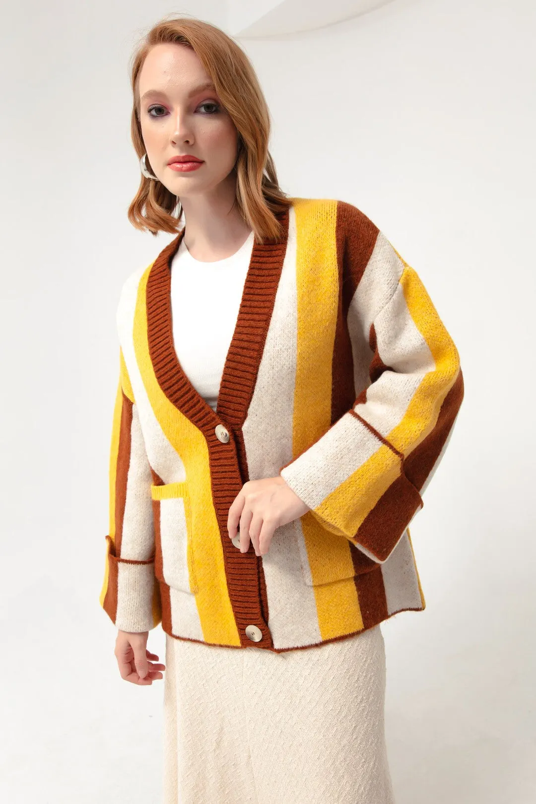 Female Shadon Button Detailed Knitwear Cardigan