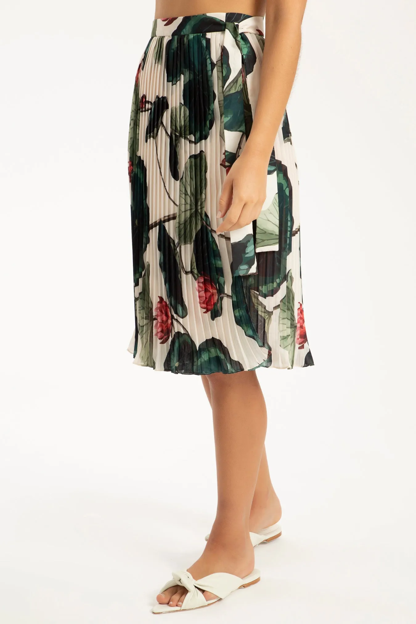 Victoria Regia Pareo Pleated Skirt